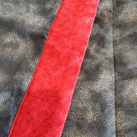 HANDMADE MIXED PRINT BLACK & RED TABLE RUNNER HALLOWEEN - Picture 10 of 12